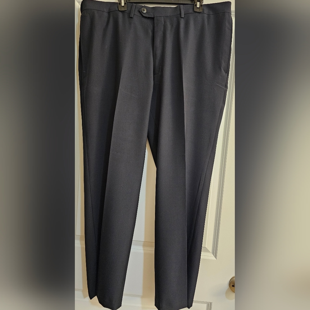 Haggar black men's dress slacks 42" x 30"